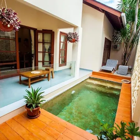 Vibrant Getaway In Seminyak: Villa Buyaya