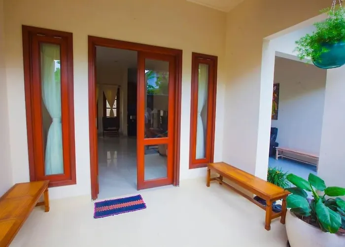 Villa Vibrant Getaway In Seminyak: Buyaya *