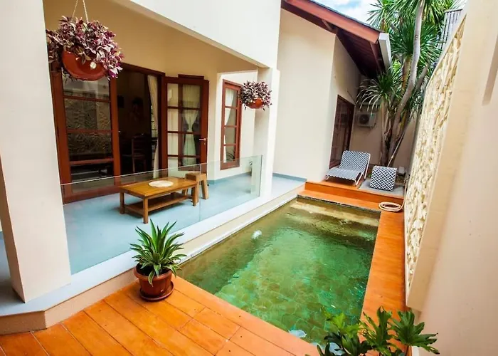 Vibrant Getaway In Seminyak: Buyaya Villa *