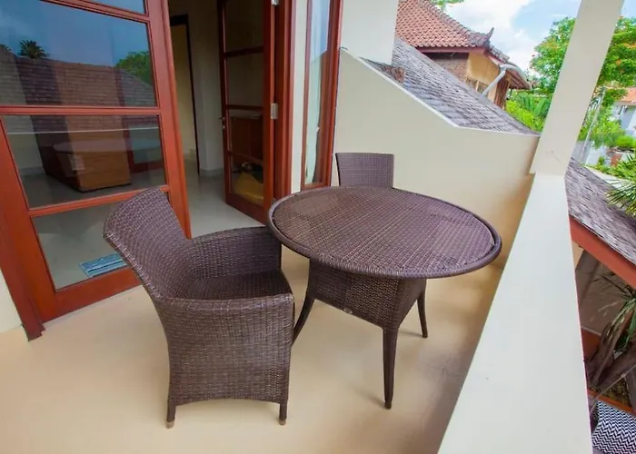 Villa Vibrant Getaway In Seminyak: Buyaya